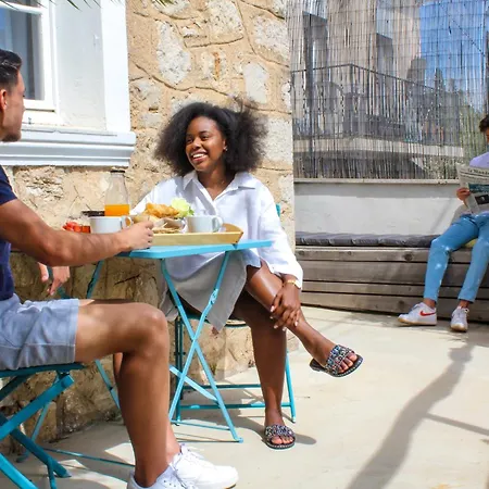 فندق مبيت وإفطار بي آند بي دو روك فليوري