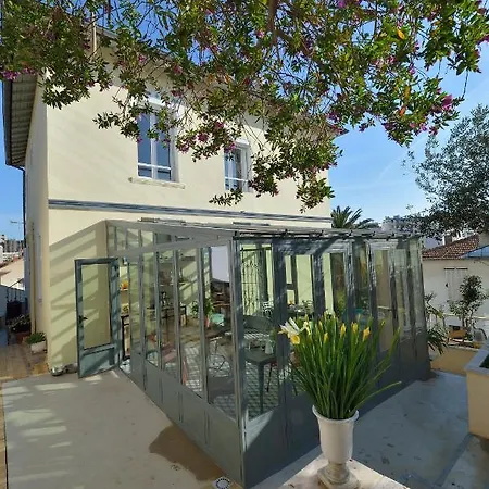 Bed & Breakfast Du Roc Fleuri 3*