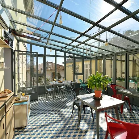 Du Roc Fleuri Bed & Breakfast