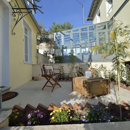 Bed & Breakfast Du Roc Fleuri 3*