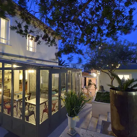 ベッド・アンド・ブレックファスト Du Roc Fleuri 3*