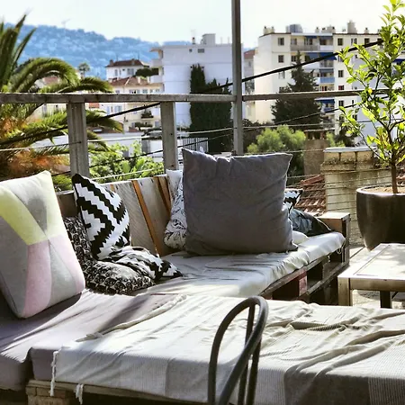 Bed & Breakfast Du Roc Fleuri Cannes