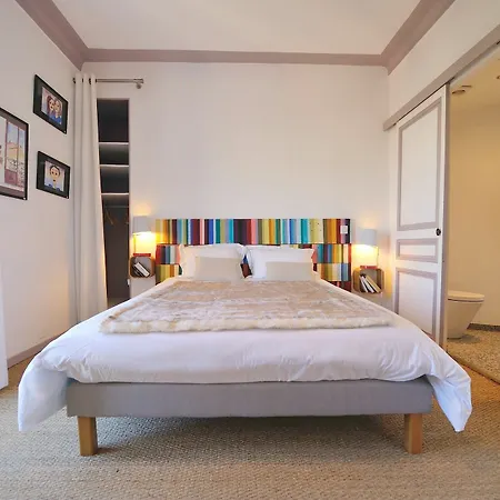 Du Roc Fleuri Bed & Breakfast 2*