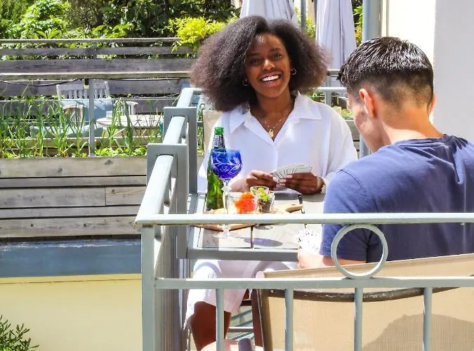 Du Roc Fleuri 3* קאן