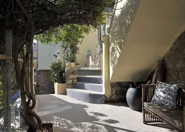 Du Roc Fleuri לינה וארוחת בוקר