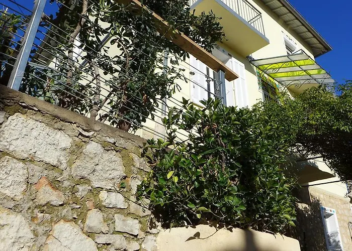 Bed & Breakfast Du Roc Fleuri 3*