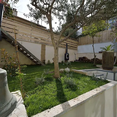 Du Roc Fleuri Bed and breakfast Cannes