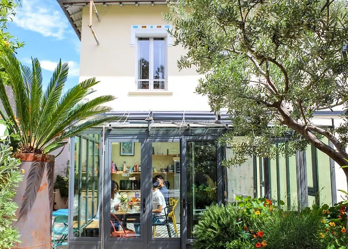 Du Roc Fleuri Bed and breakfast Cannes