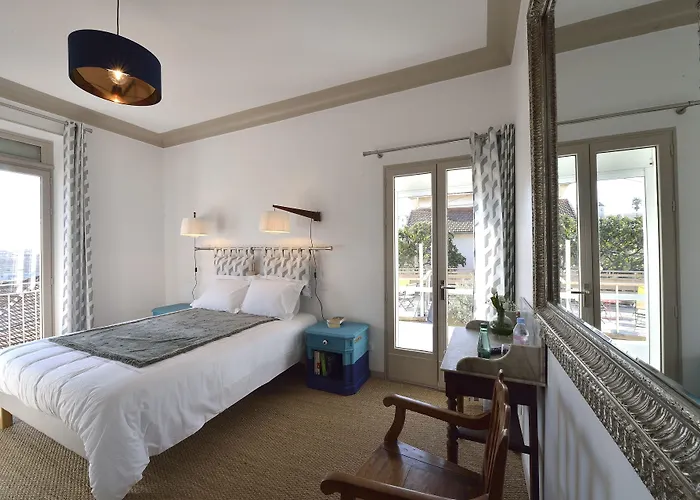 Du Roc Fleuri Bed and breakfast Cannes