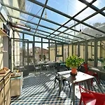 Du Roc Fleuri Bed & Breakfast