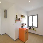 Du Roc Fleuri לינה וארוחת בוקר